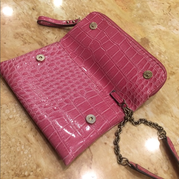 Guess wristlet - Picture 3 of 3